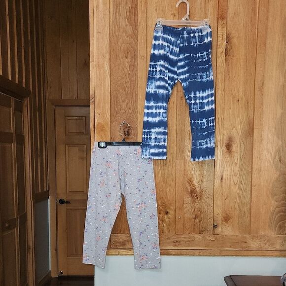 SO Capri Leggings Bundle Blue & White Tie-Dye & Grey & Pink Floral, Large 10/12 - Picture 1 of 6